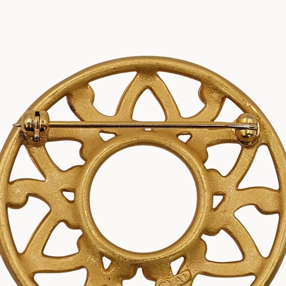 Anne Klein Brooch Gold Tone Round Filigree Mandela Regencycore Classy Pin - Picture 3 of 14